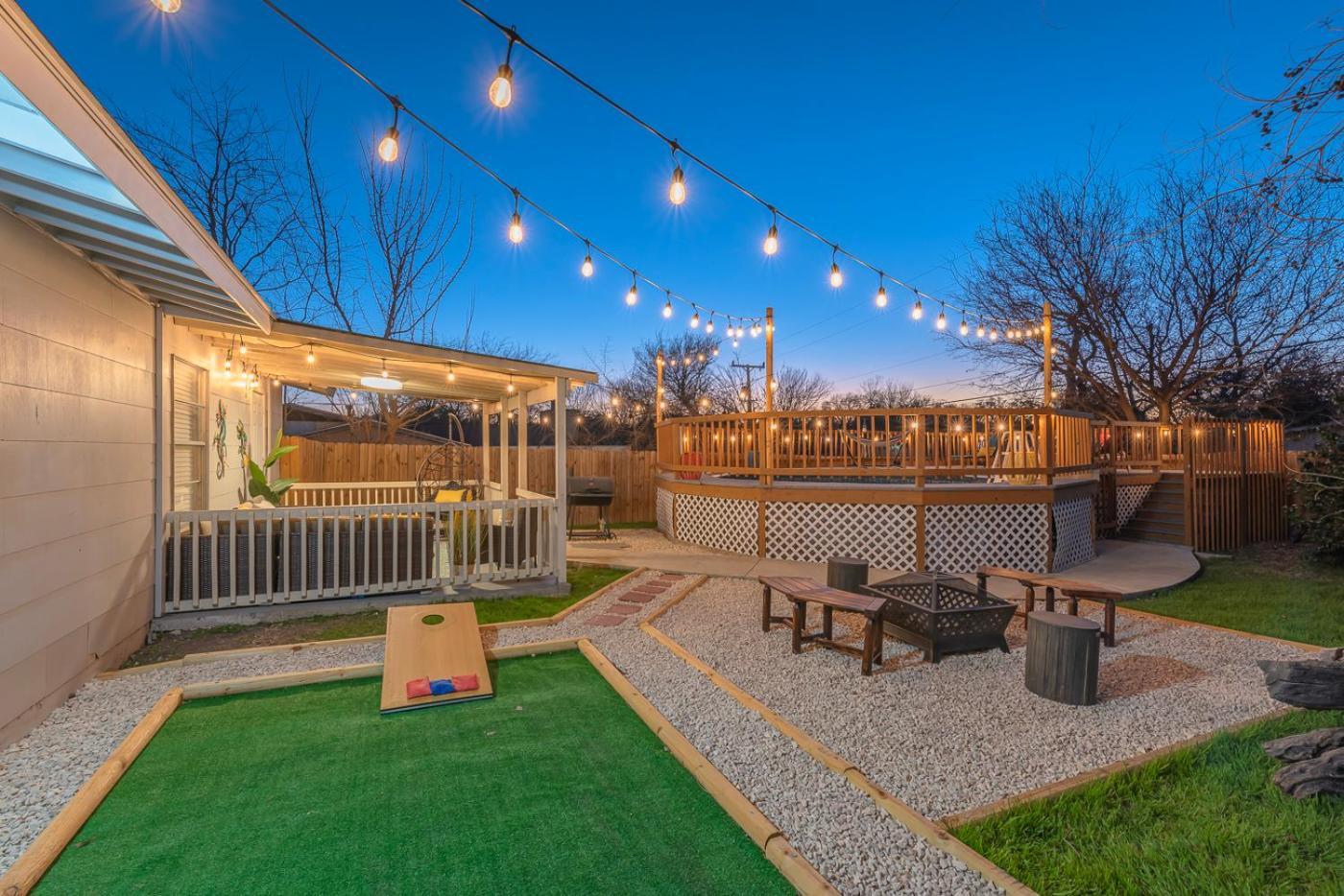 Game Room, Pool & Fire Pit At The Medical Center 샌안토니오 외부 사진