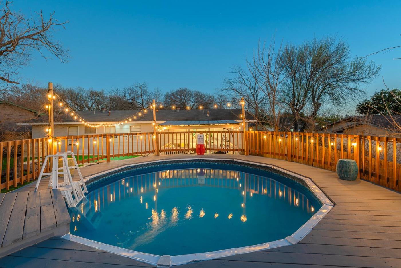 Game Room, Pool & Fire Pit At The Medical Center 샌안토니오 외부 사진