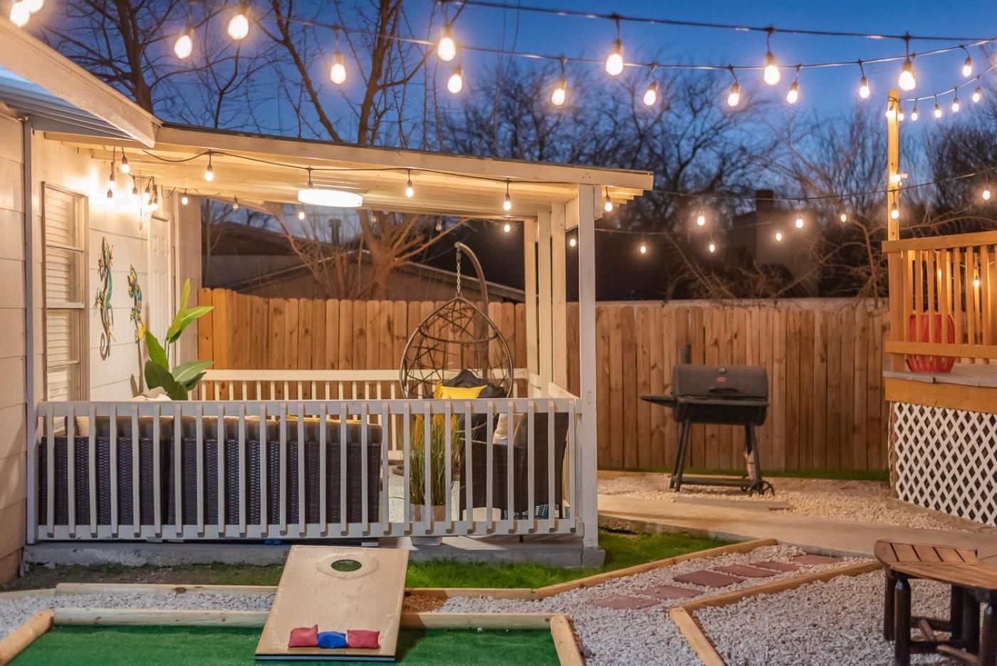 Game Room, Pool & Fire Pit At The Medical Center 샌안토니오 외부 사진