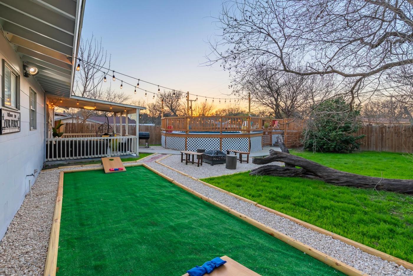 Game Room, Pool & Fire Pit At The Medical Center 샌안토니오 외부 사진