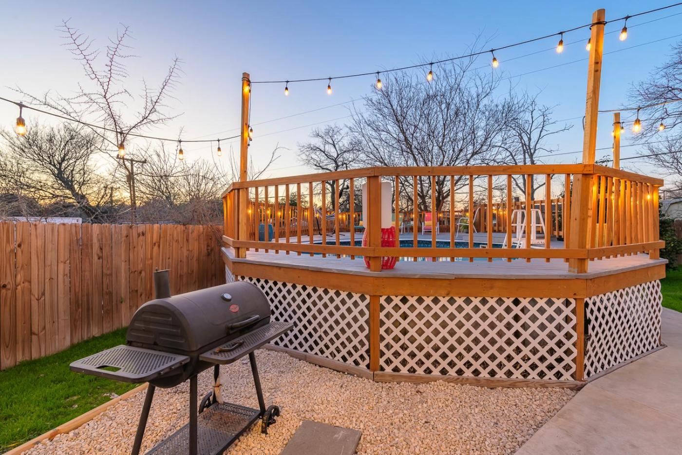 Game Room, Pool & Fire Pit At The Medical Center 샌안토니오 외부 사진