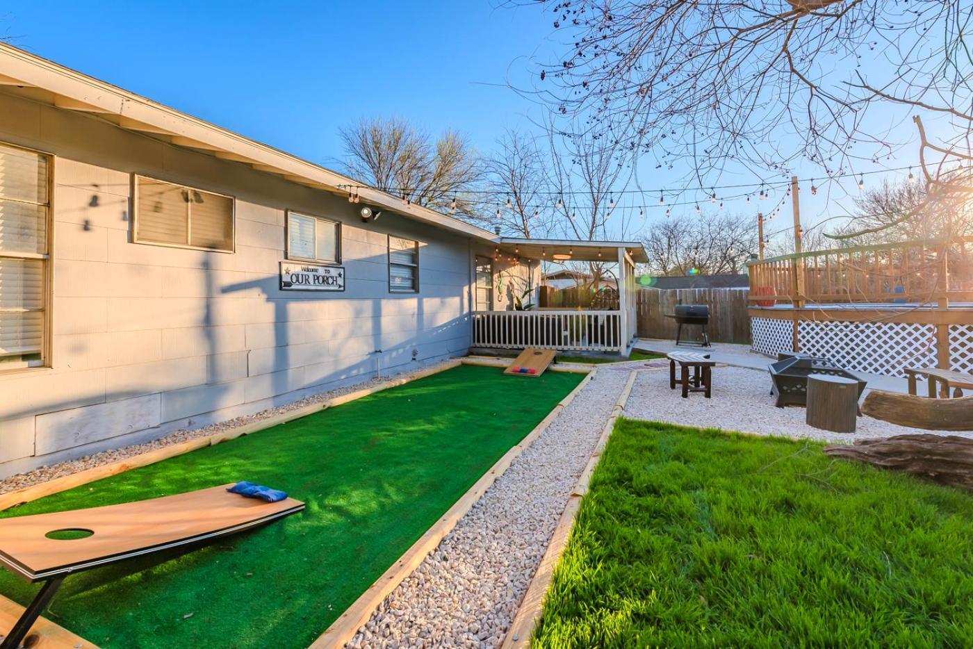 Game Room, Pool & Fire Pit At The Medical Center 샌안토니오 외부 사진