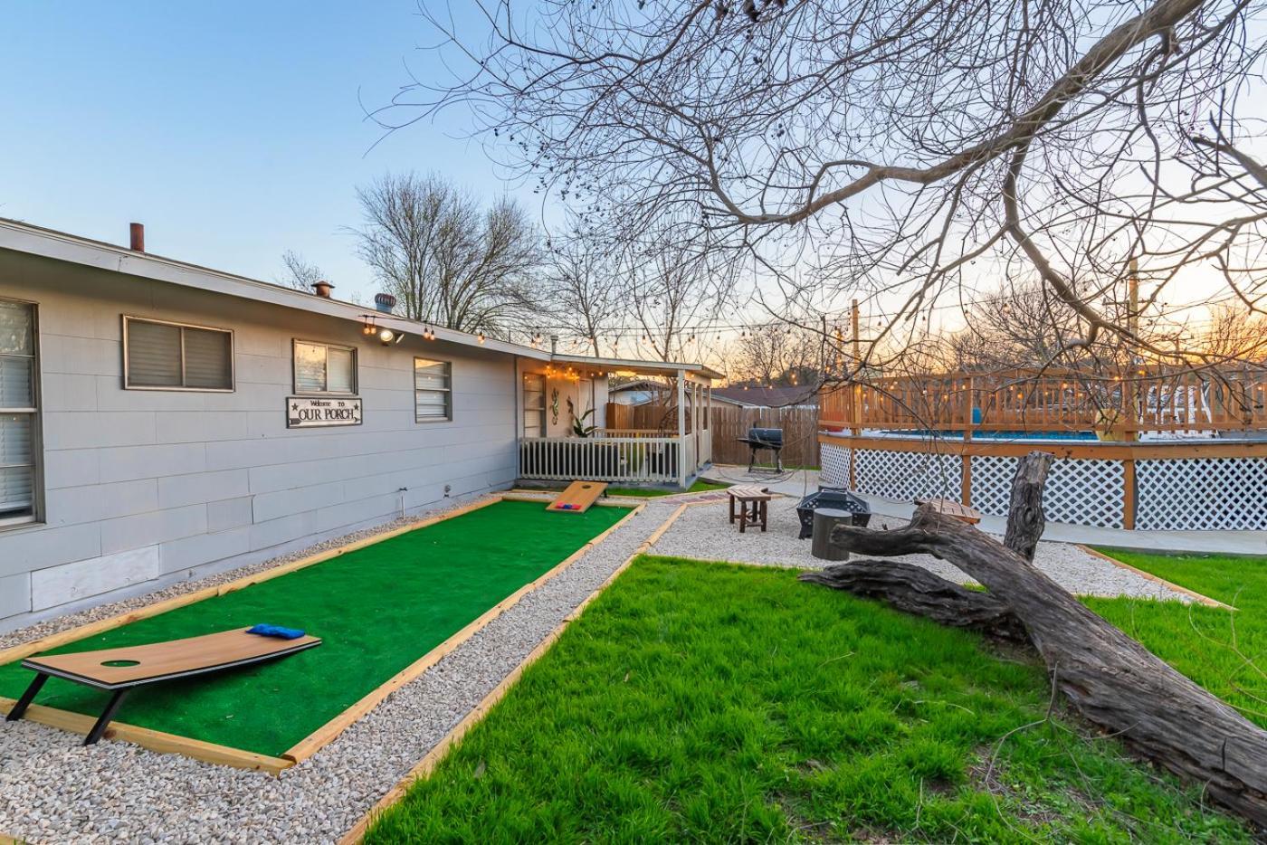 Game Room, Pool & Fire Pit At The Medical Center 샌안토니오 외부 사진