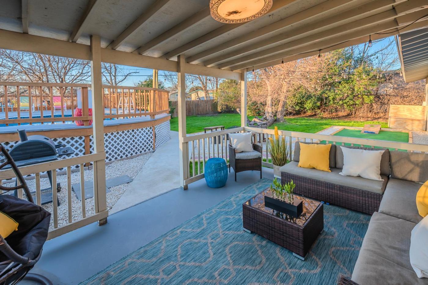 Game Room, Pool & Fire Pit At The Medical Center 샌안토니오 외부 사진