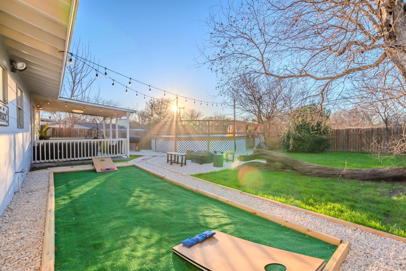 Game Room, Pool & Fire Pit At The Medical Center 샌안토니오 외부 사진