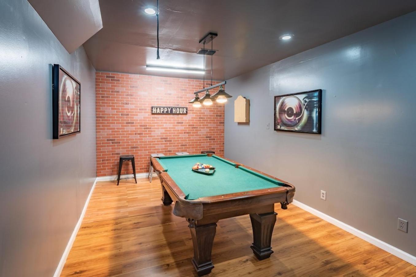 Game Room, Pool & Fire Pit At The Medical Center 샌안토니오 외부 사진